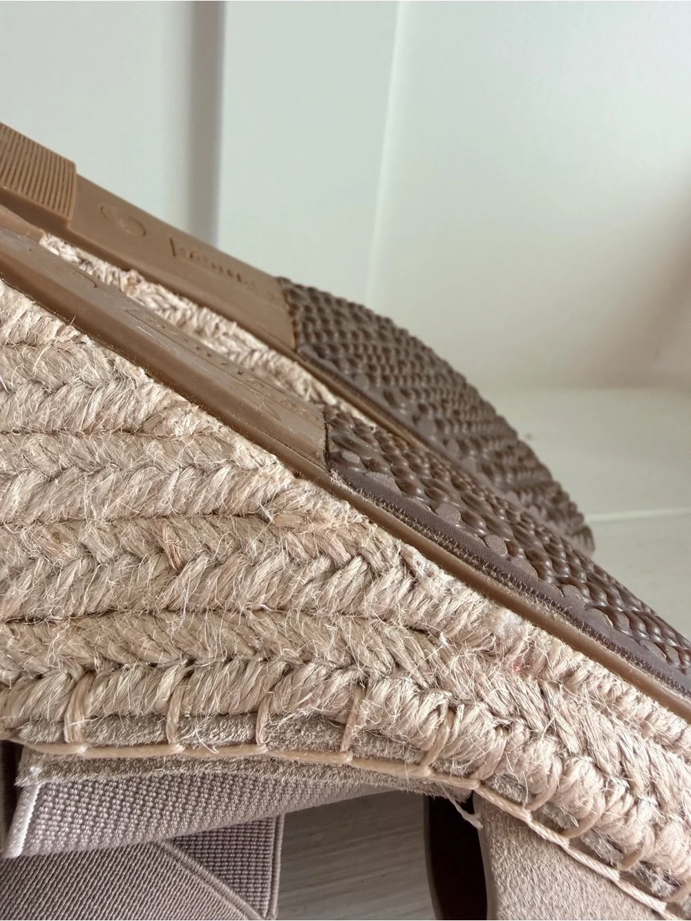 Gentle Souls Non Slip Upgraded Espadrille Wedge Sandals 7.5 M EUC Taupe Tan